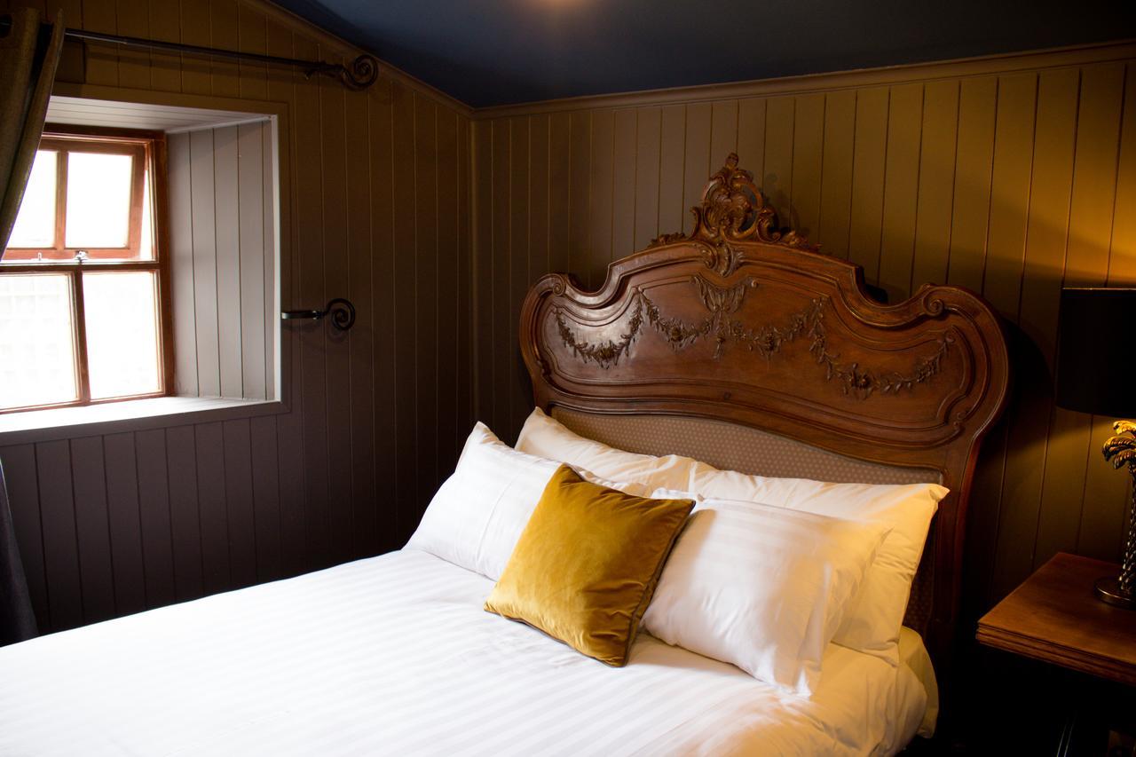 Storytellers Cottage Ballycotteen Экстерьер фото