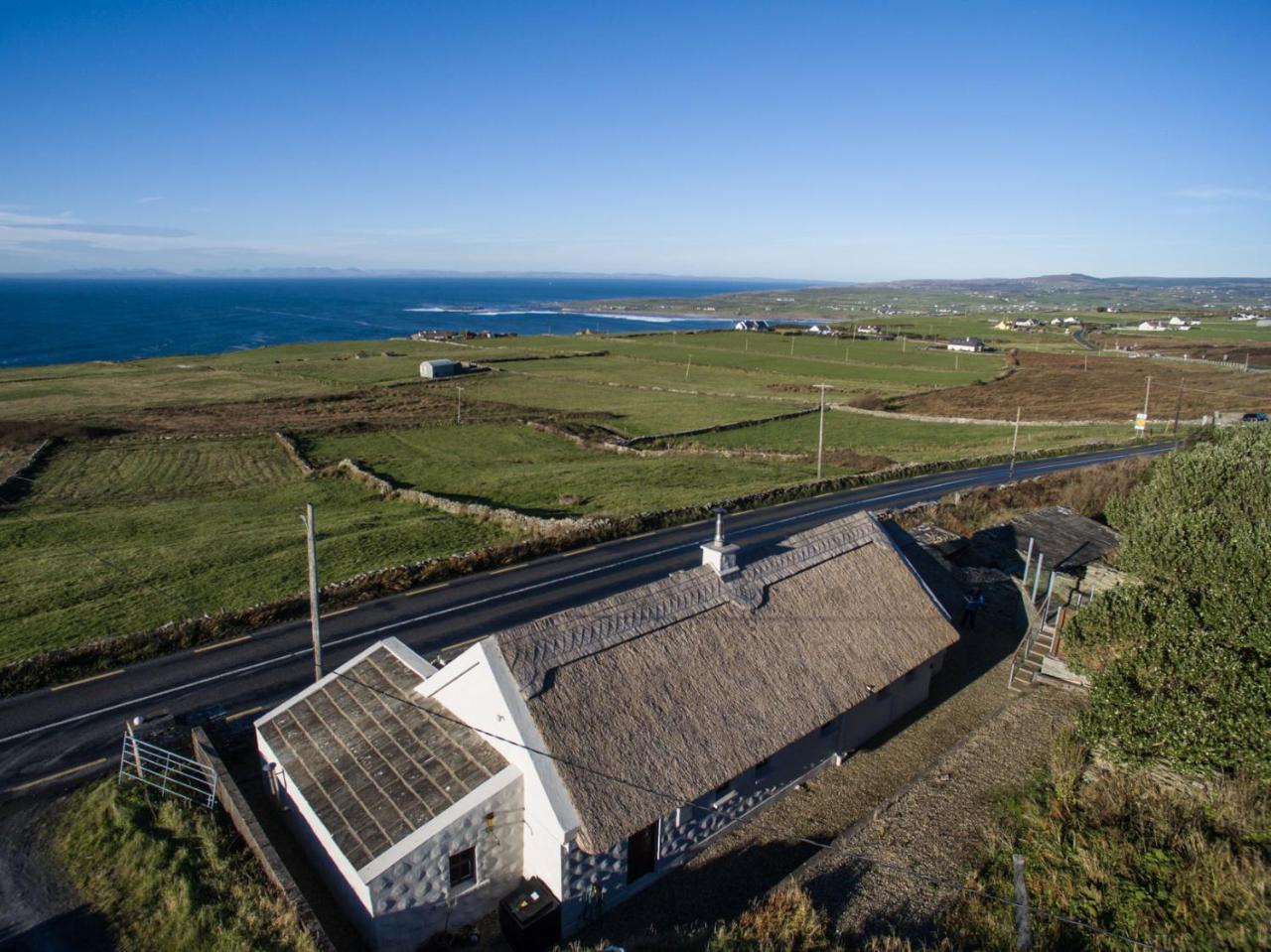 Storytellers Cottage Ballycotteen Экстерьер фото